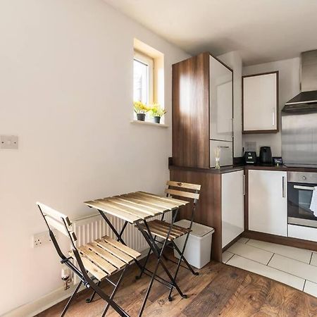 Ferienwohnung Stunning 1 Bd Flat In Lochend Park With A Patio Edinburgh Exterior foto