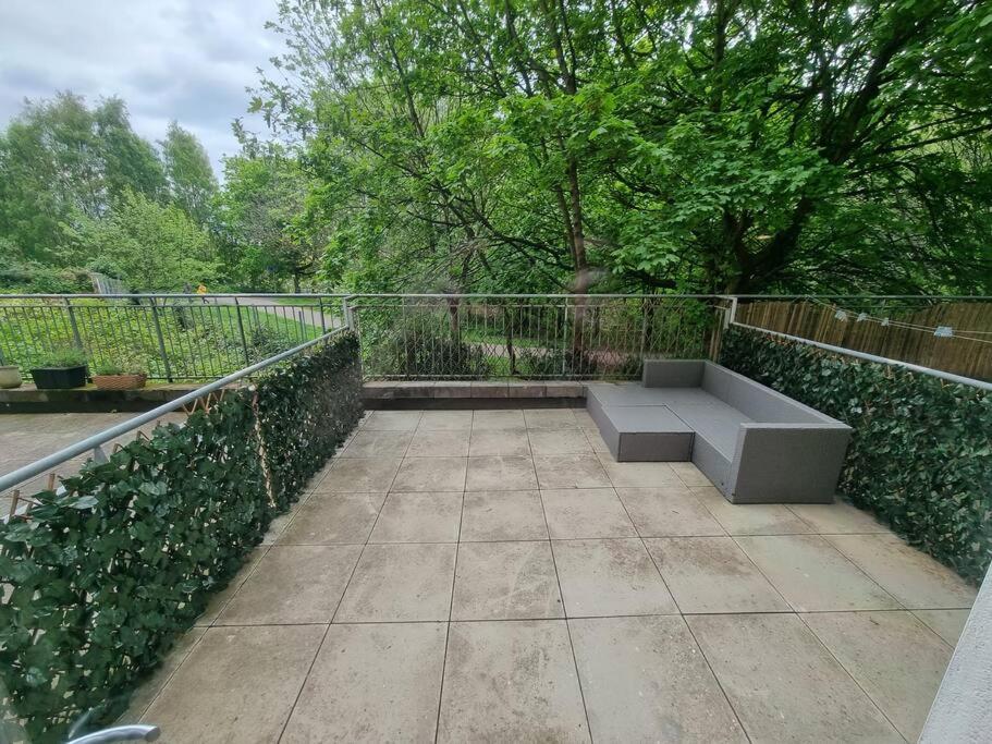 Ferienwohnung Stunning 1 Bd Flat In Lochend Park With A Patio Edinburgh Exterior foto